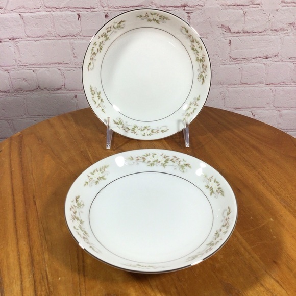 International Silver Company 326 Springtime Fruit/Dessert Bowl - Set of 2 - Picture 1 of 4